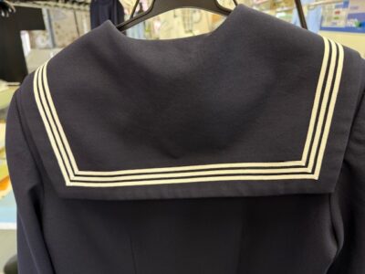 セーラー服クリーニング後の後ろ側